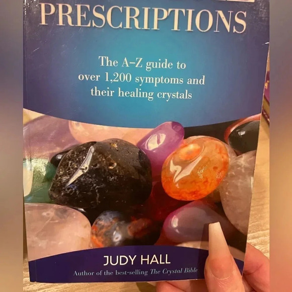 CRYSTAL
PRESCRIPTIONS  A-Z guide to 1,200 symptoms and their healing cry… - Picture 2 of 5